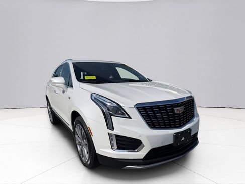 Used 2025 Cadillac XT5 Premium Luxury AWD/4WD image 12