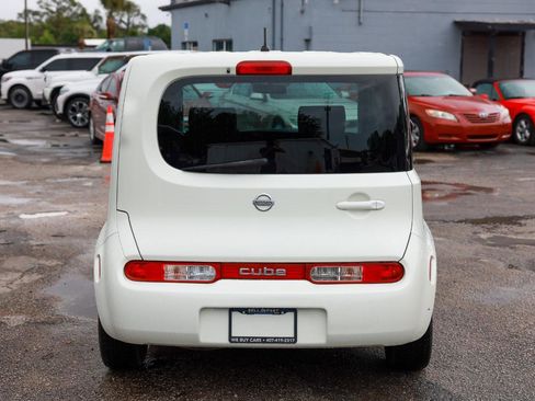 Used 2011 Nissan Cube 1.8 S w/ Interior Designer Pkg FWD image 9