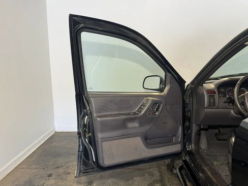 Used 2000 Jeep Grand Cherokee Laredo AWD/4WD image 7