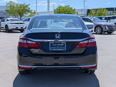Used 2017 Honda Accord LX image 4