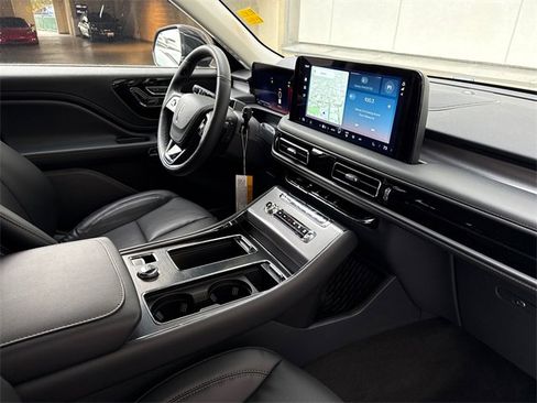 New 2026 Lincoln Aviator Premiere image 5