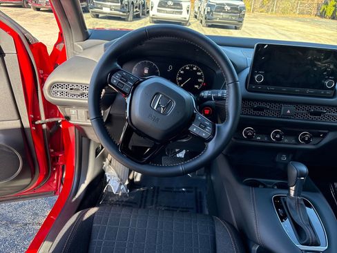 Used 2025 Honda HR-V Sport image 13