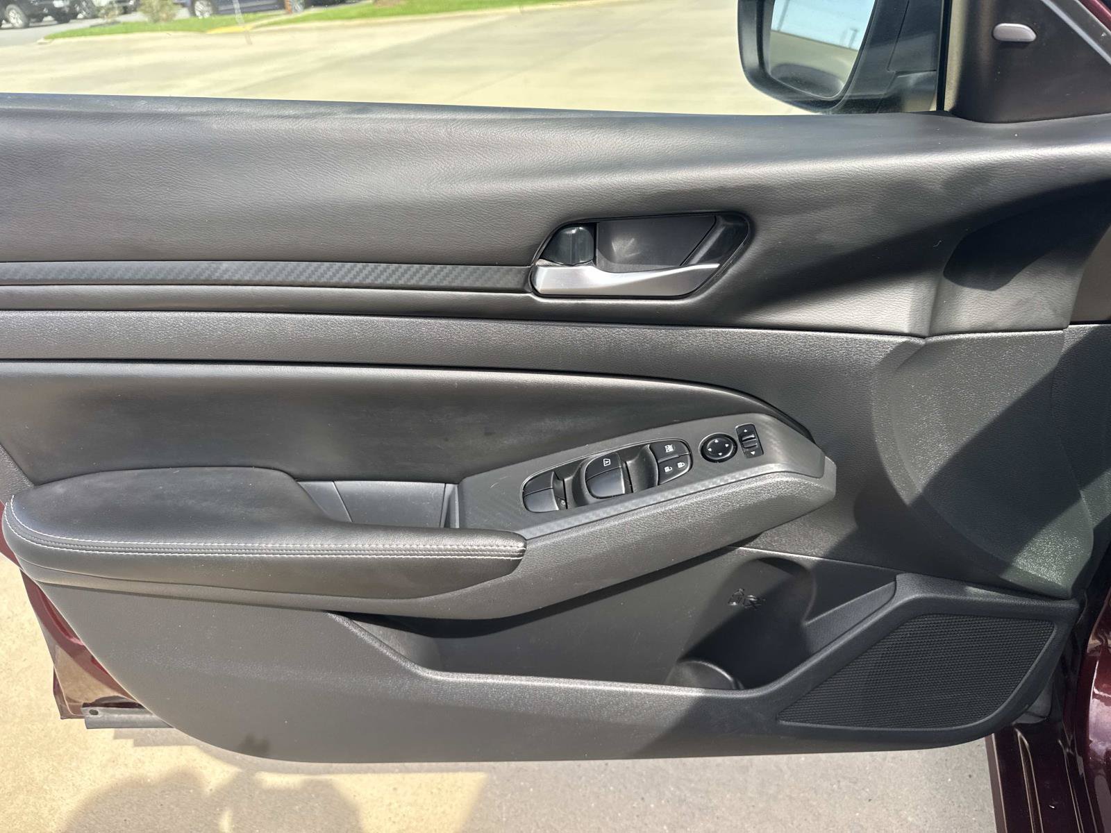 Used 2024 Nissan Altima 2.5 SV FWD image 18