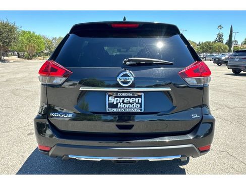Used 2018 Nissan Rogue SL FWD image 4