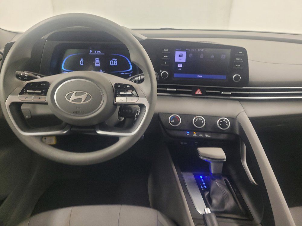 Used 2024 Hyundai Elantra SE FWD image 22
