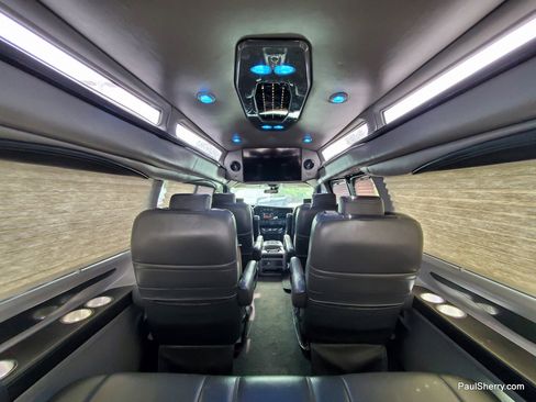 Used 2020 GMC Savana 2500 Extended w/ Enhanced Convenience Package RWD image 31