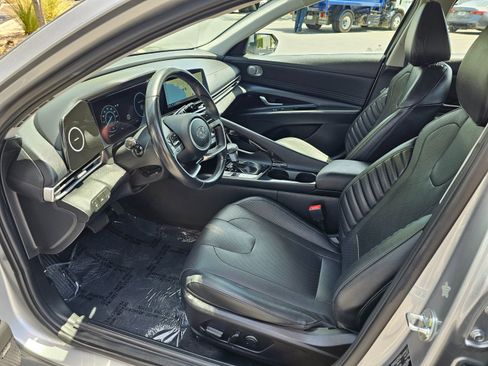 Used 2023 Hyundai Elantra Limited image 13