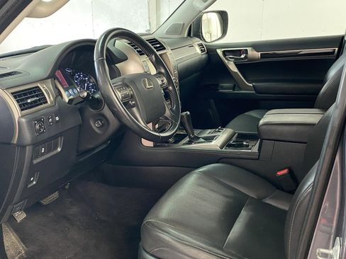 Used 2018 Lexus GX 460 Premium w/ Navigation Package image 21