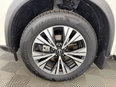 Used 2023 Nissan Rogue SV AWD/4WD image 13
