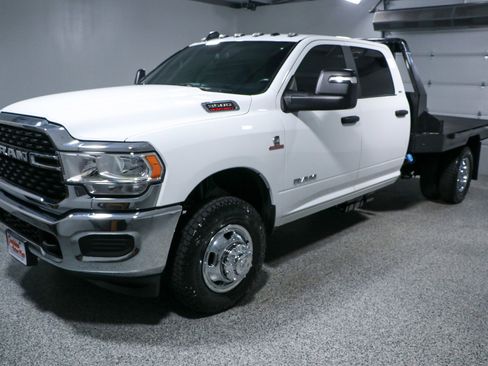 Used 2024 RAM 3500 SLT w/ Quick Order Package 2YG SLT image 28