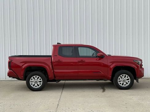 Used 2026 Toyota Tacoma SR5 AWD/4WD image 3