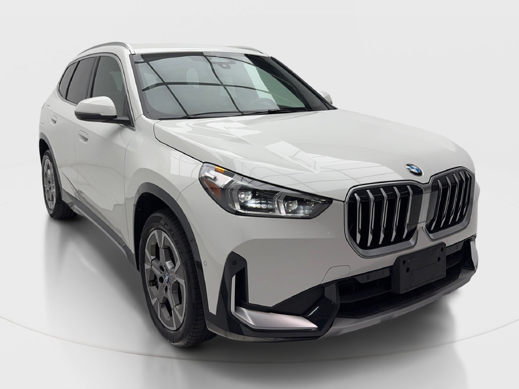 Used 2025 BMW X1 xDrive28i AWD/4WD image 3