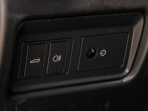 Used 2017 Jaguar F-TYPE Coupe image 25