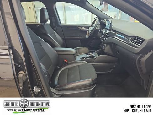Used 2025 Ford Escape ST-Line Select AWD/4WD image 36