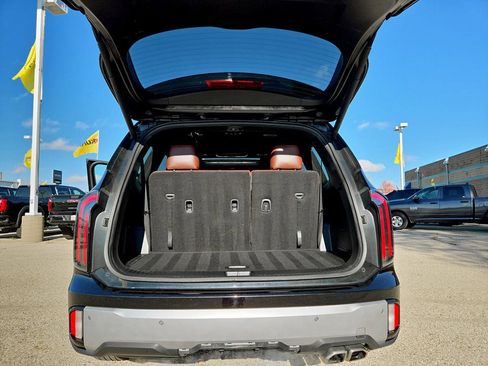 Used 2024 Kia Telluride EX w/ EX Captain's Chair Package image 36