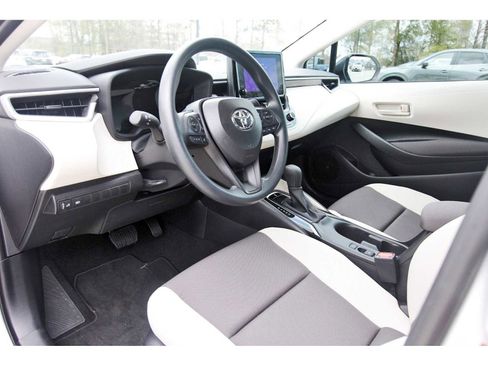 Used 2026 Toyota Corolla LE image 13