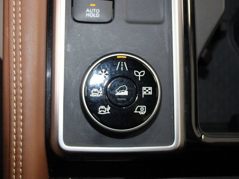 Used 2026 Nissan Pathfinder Platinum AWD/4WD image 47