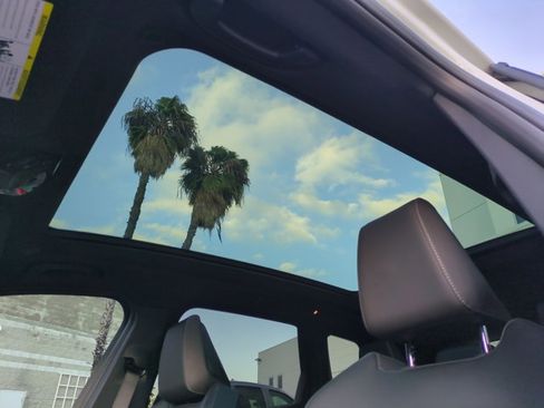 Certified 2025 BMW X3 M50 w/ Premium Package image 15