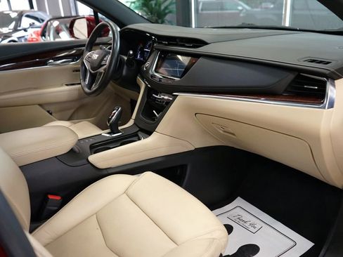 Used 2017 Cadillac XT5 Luxury w/ Driver Awareness Package AWD/4WD image 43