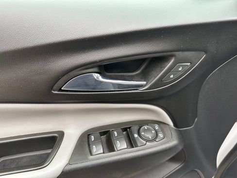 Used 2023 Chevrolet Equinox LT w/ Driver Convenience Package AWD/4WD image 13