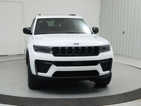 New 2026 Jeep Grand Cherokee L 4WD image 2