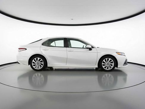 Used 2023 Toyota Camry LE image 7