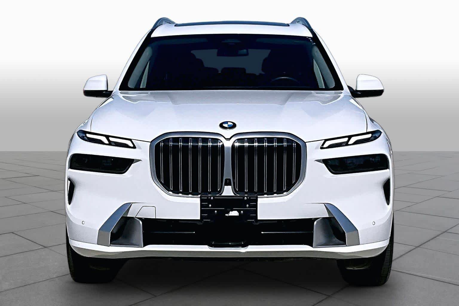 Used 2026 BMW X7 xDrive40i AWD/4WD image 3