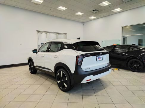 New 2026 Nissan Kicks SR w/ Cold Weather Package image 4