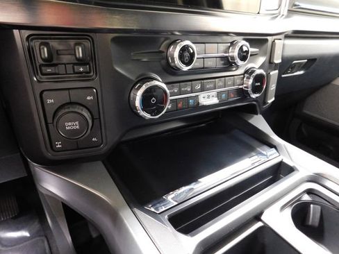 New 2026 Ford F250 Lariat w/ Black Appearance Package image 24