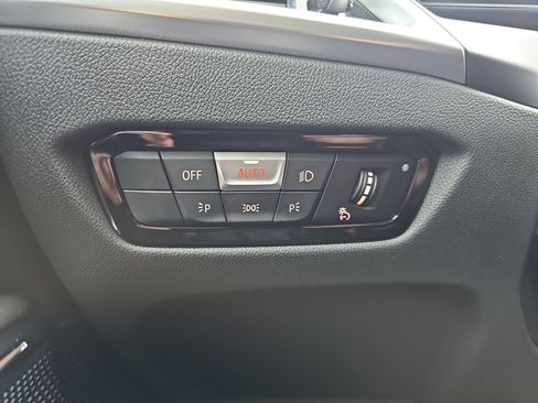 New 2026 BMW 330i Sedan w/ Premium Package image 27