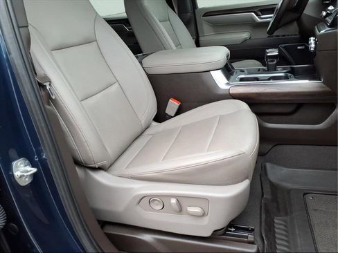 Used 2023 GMC Sierra 1500 SLT image 11