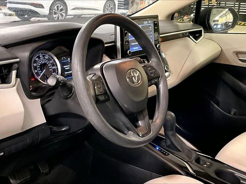Used 2020 Toyota Corolla LE image 14