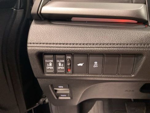 Certified 2025 Honda Odyssey Sport-L image 18