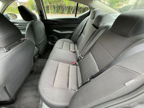 Used 2025 Nissan Altima 2.5 SV FWD image 25