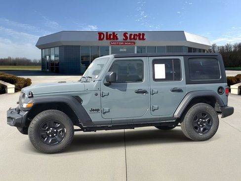 Used 2024 Jeep Wrangler Unlimited Sport AWD/4WD image 4