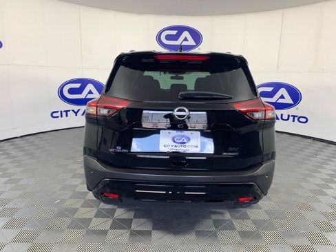 Used 2023 Nissan Rogue SV w/ SV Premium B Package FWD image 4