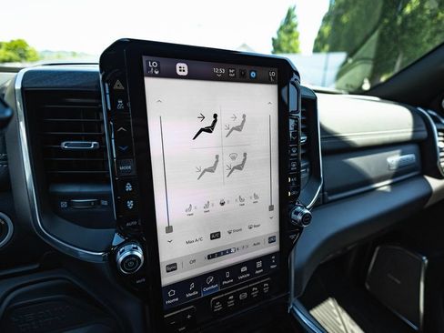 New 2025 RAM 2500 Laramie AWD/4WD image 14