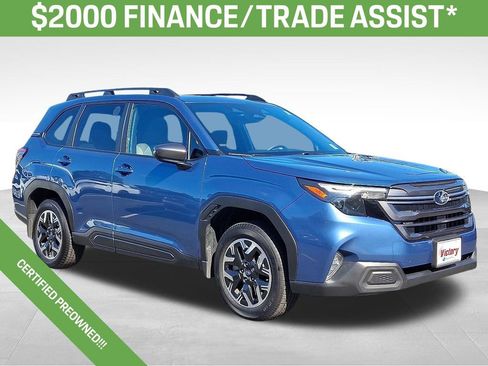 Used 2025 Subaru Forester Premium image 1