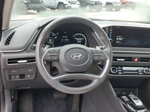 Used 2022 Hyundai Sonata Limited image 11