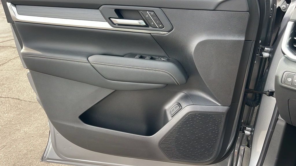 New 2027 GMC Terrain Elevation w/ Elevation Premium Package FWD image 25