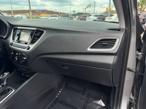 Used 2022 Hyundai Accent SE FWD image 26