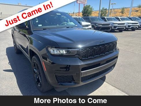 Used 2023 Jeep Grand Cherokee L Laredo AWD/4WD image 8