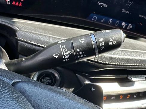 Used 2024 Cadillac XT4 Premium Luxury FWD image 20