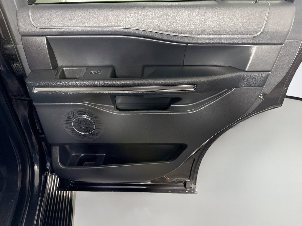 Used 2024 Ford Expedition XLT RWD image 27