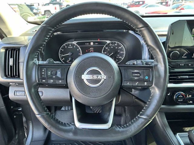 Used 2024 Nissan Pathfinder SL w/ SL Premium Package FWD image 7