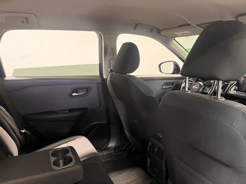 Used 2022 Nissan Rogue SV image 14