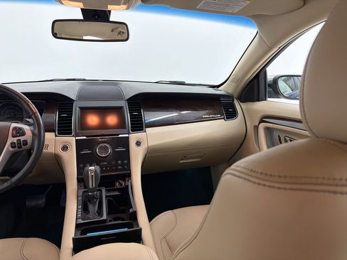 Used 2013 Ford Taurus Limited FWD image 18