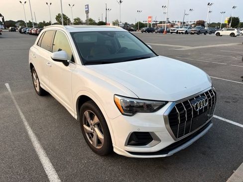 Used 2020 Audi Q3 2.0T Premium w/ Convenience Package AWD/4WD image 6
