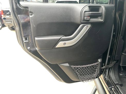 Used 2015 Jeep Wrangler Unlimited Sport image 9