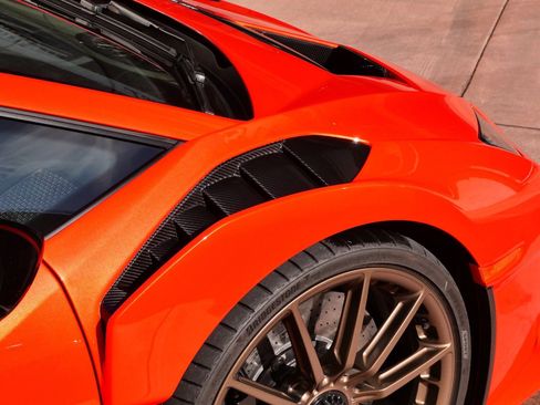 Used 2022 Lamborghini Huracan STO image 15